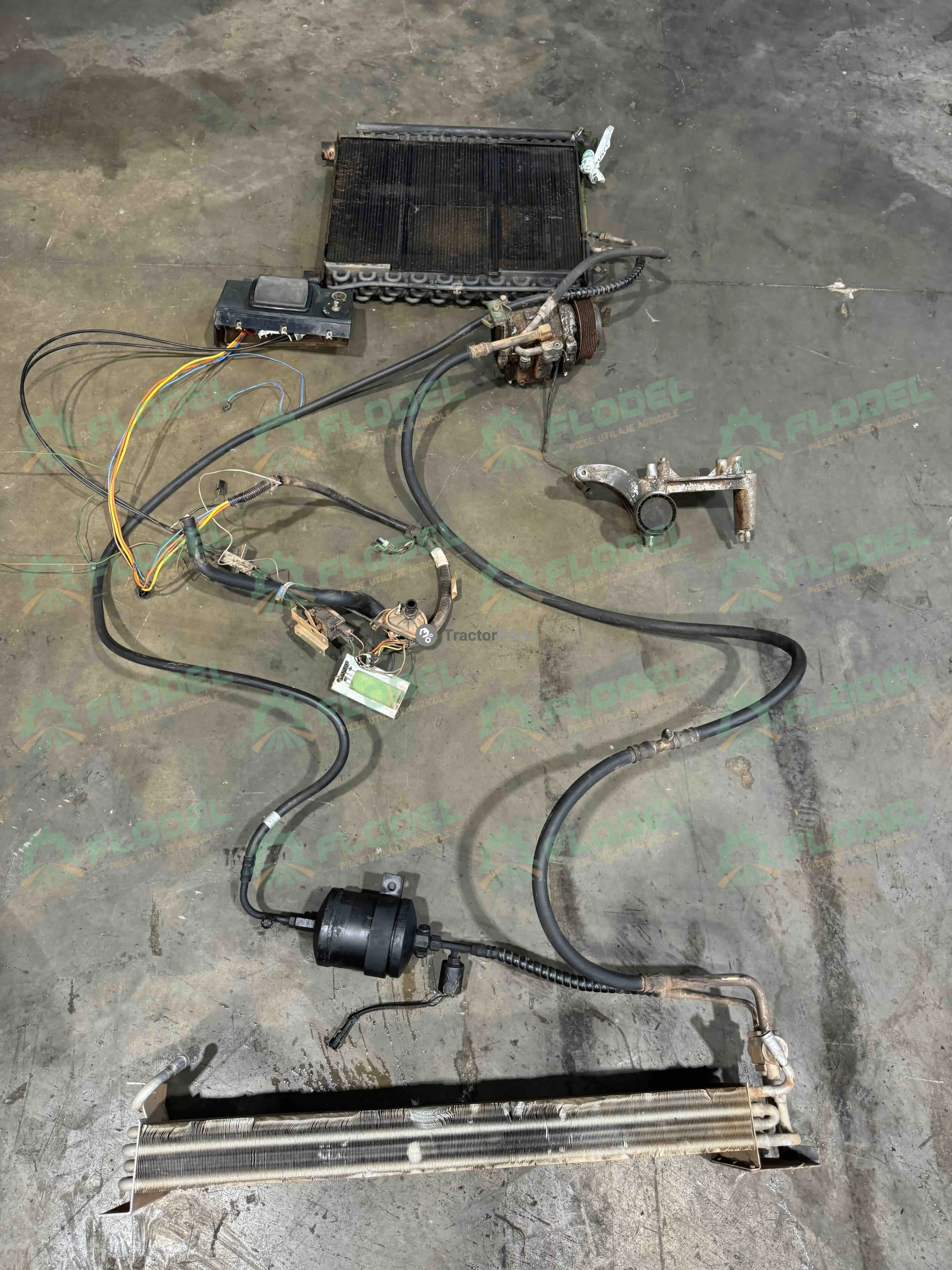 [FLO10118] Kit aer conditionat tractor JOHN DEERE AL113667 [SECOND HAND]